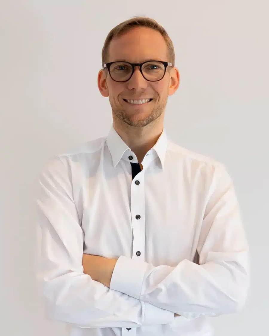 Dr. Jens Hermes